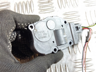 Моторчик заслонки отопителя Ml 164