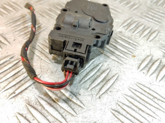 Моторчик заслонки отопителя Ml 164