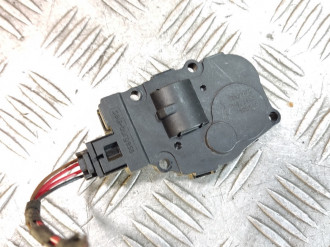 Моторчик заслонки отопителя Ml 164