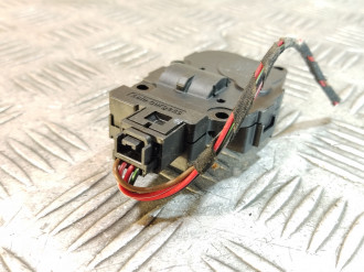 Моторчик заслонки отопителя Ml 164