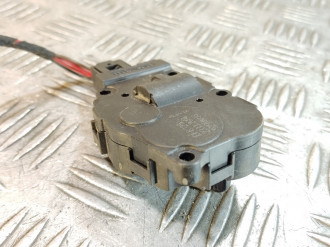 Моторчик заслонки отопителя Ml 164