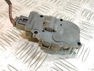 Моторчик заслонки отопителя Ml 164