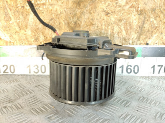 Моторчик отопителя Ml 164