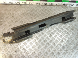 Обшивка багажника правая Ml 164