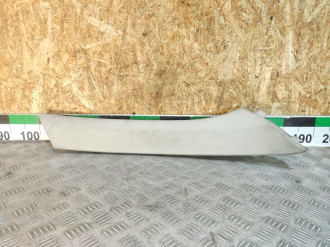 Обшивка стойки правая Ml 164