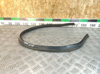 Уплотнитель капота Ml 164