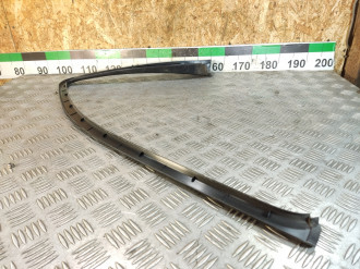 Накладка стекла двери передней левой Ml 164