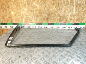 Накладка стекла двери задней правой Ml 164