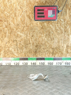 Петля багажника правая Ml 164