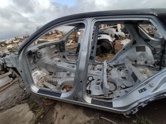 Порог со стойкой левой Ml 164