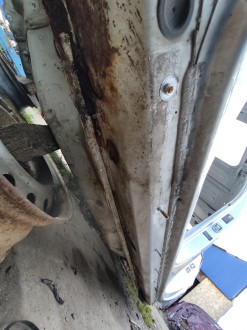 Порог со стойкой левой Ml 164