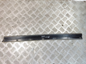 Уплотнитель двери задней левой Ml 164