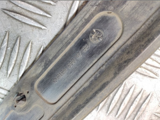 Уплотнитель двери передней левой Ml 164