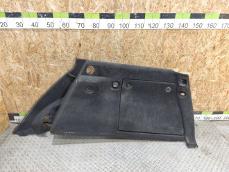 Обшивка багажника правая Ml 164