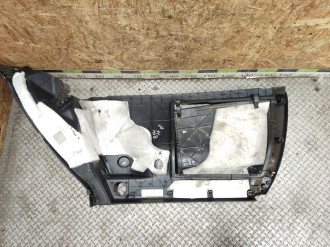 Обшивка багажника правая Ml 164