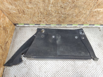 Обшивка багажника правая Ml 164