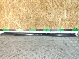 Уплотнитель двери передней правой Ml 164