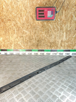 Уплотнитель двери передней правой Ml 164