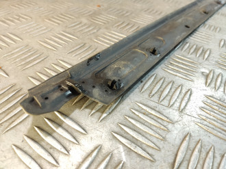 Уплотнитель двери передней правой Ml 164