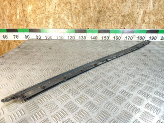 Уплотнитель двери передней правой Ml 164