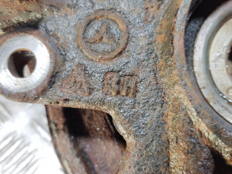 Кулак задний правый Ml 164