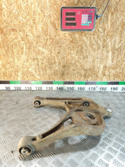 Рычаг задний нижний правый Ml 164