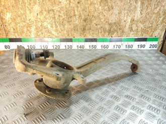 Кулак поворотный передний правый Ml 164