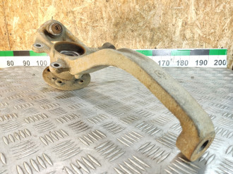 Кулак поворотный передний правый Ml 164