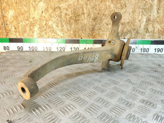 Кулак поворотный передний правый Ml 164