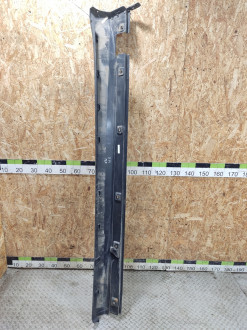 Накладка порога наружняя правая Ml 164