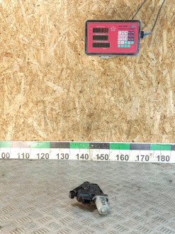 Моторчик стеклоподъемника правый задний Gl 166