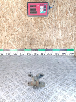 Петля двери передней левой нижняя Gl 166