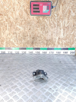 Петля двери задней левой нижняя Gl 166