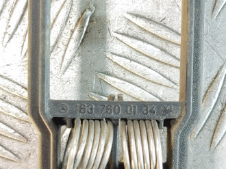 Кронштейн ручки задней левой Ml 163