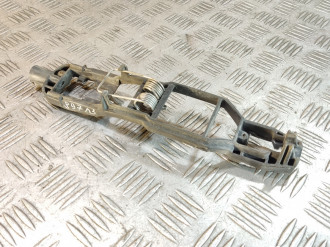 Кронштейн ручки задней левой Ml 163
