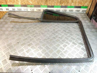 Стекло двери задней левой форточка Ml 163