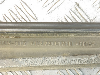 Уплотнитель двери задней левой Ml 163