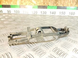 Кронштейн ручки передней левой Ml 163