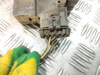 Замок двери передней левой Ml 163