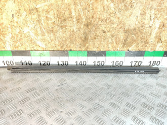 Уплотнитель стекла двери пер. правый Ml 163