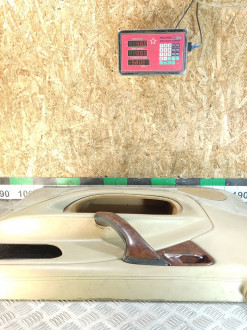 Обшивка двери передней правой Ml 163