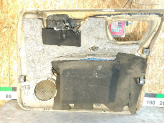 Обшивка двери передней левой Ml 163