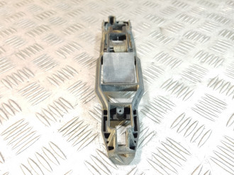 Кронштейн ручки передней правой Ml 163