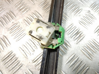 Направляющая стекла Ml 163