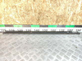 Молдинг стекла двери правой передней Ml 163