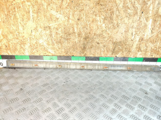 Молдинг двери передней правой Ml 163