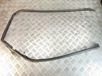 Уплотнитель двери передней правой Ml 163