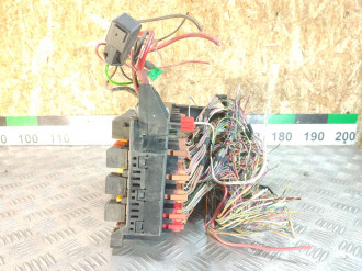 Блок предохранителей моторный Ml 163