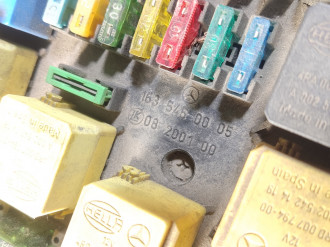 Блок предохранителей моторный Ml 163