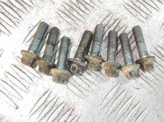 Болт Гайка впускного коллектора Ml 163